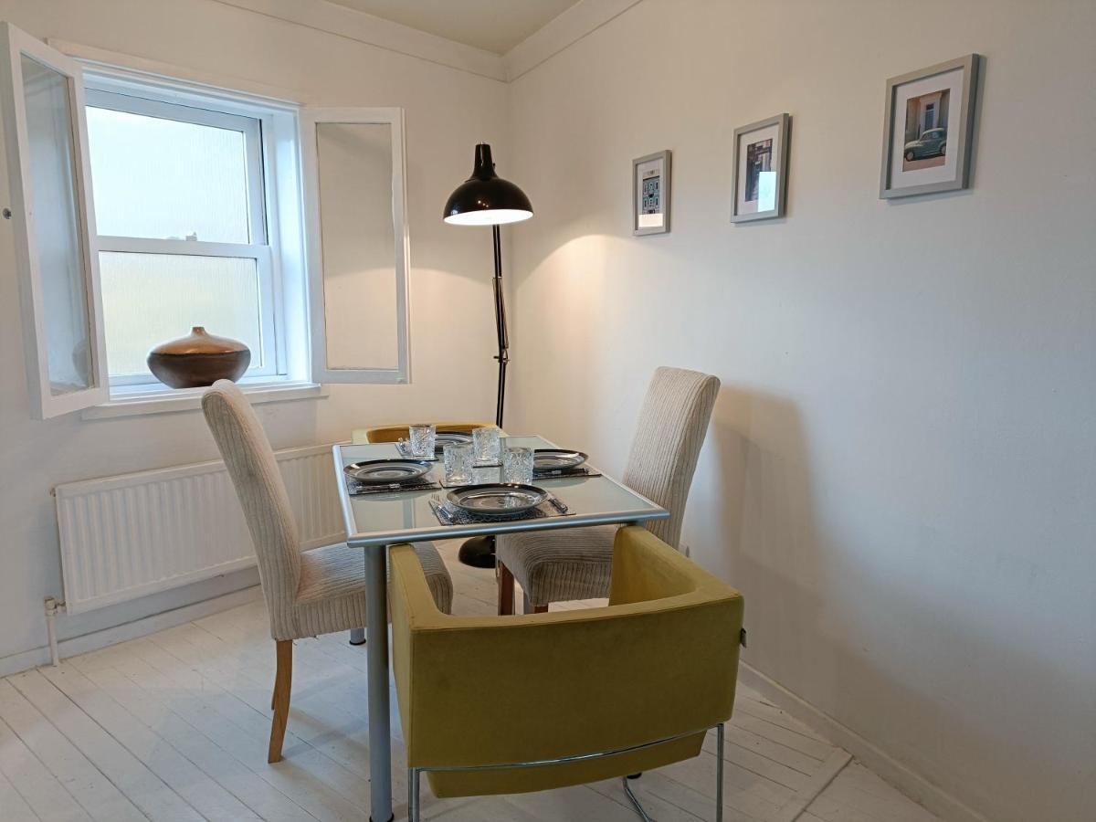 2 Bed Functional House Close To Manor Park Train Station London Ngoại thất bức ảnh