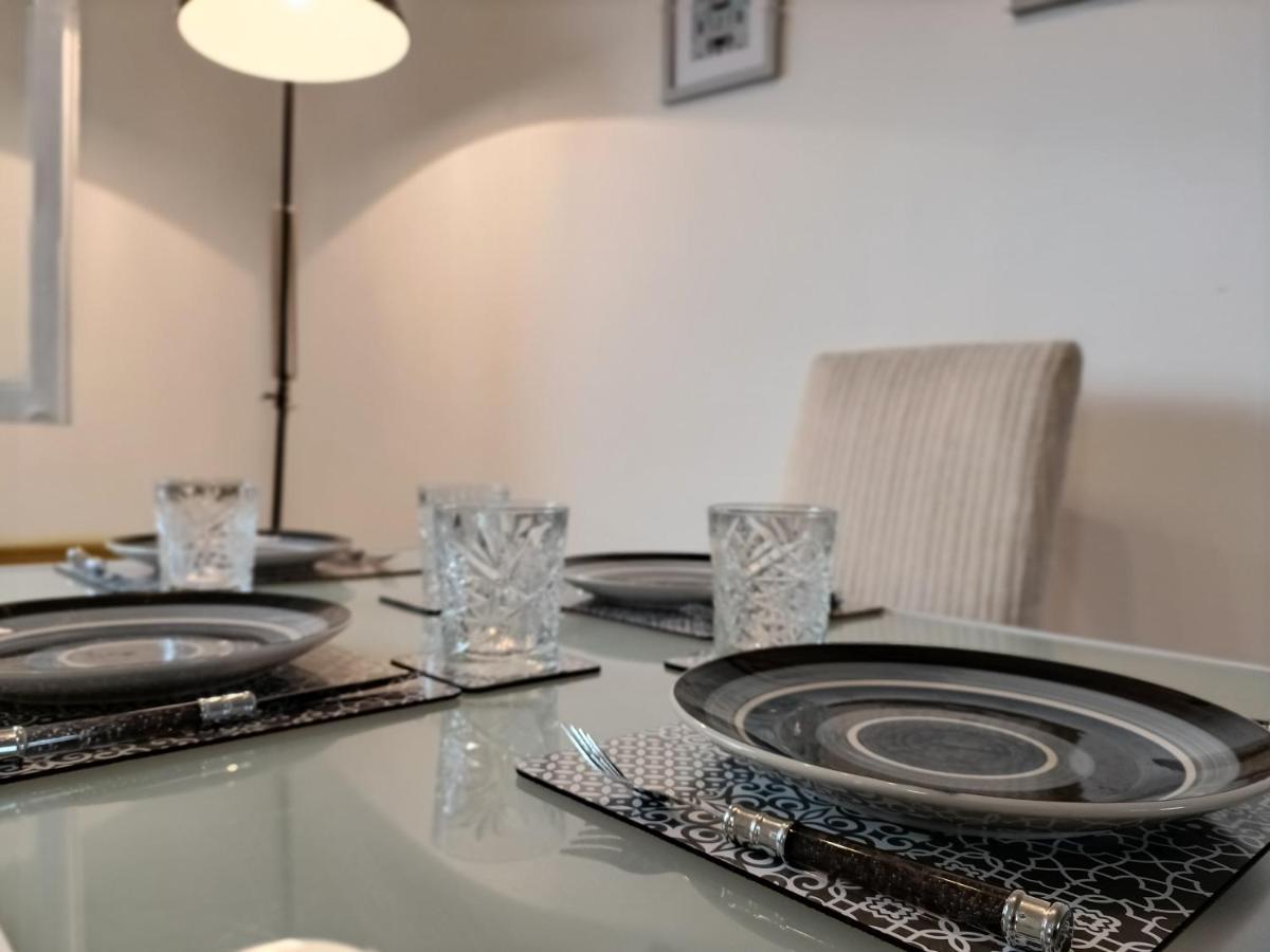 2 Bed Functional House Close To Manor Park Train Station London Ngoại thất bức ảnh