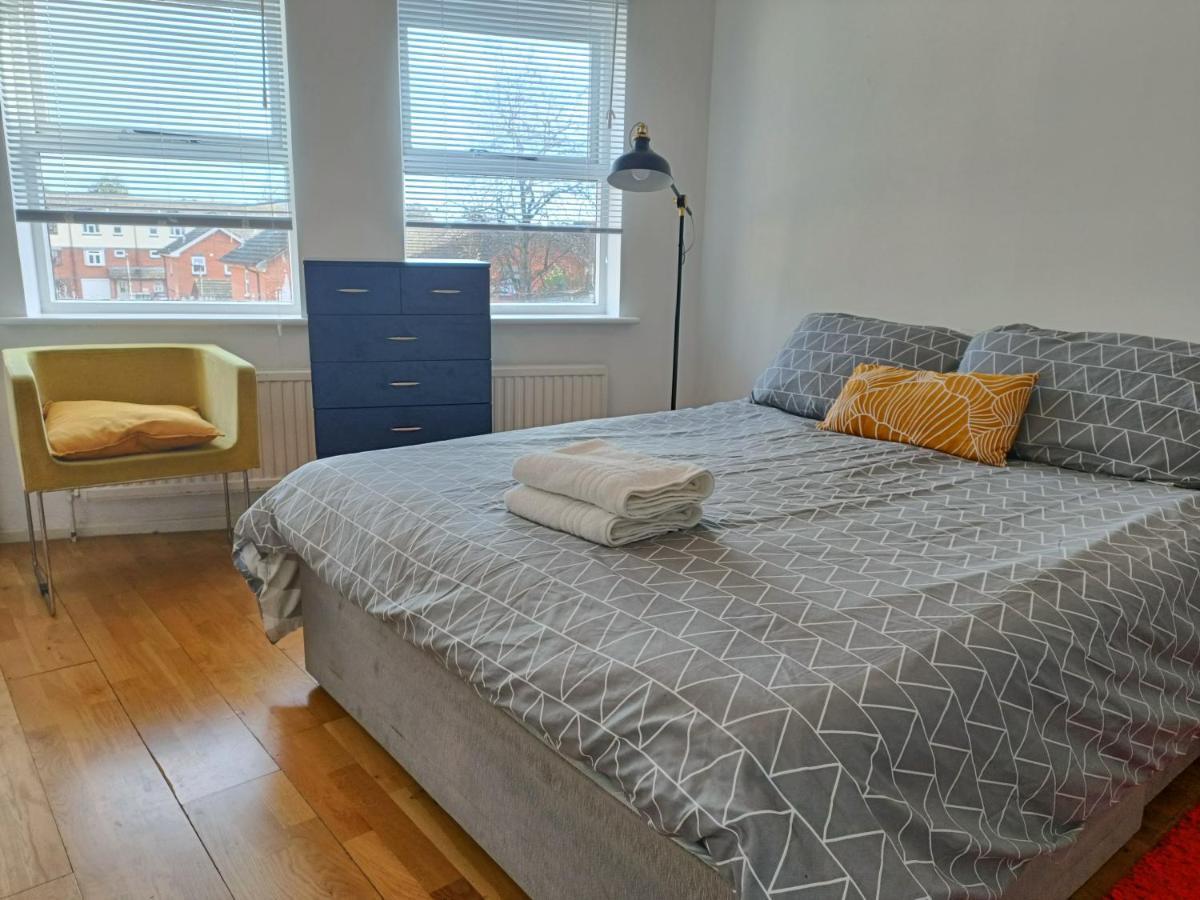 2 Bed Functional House Close To Manor Park Train Station London Ngoại thất bức ảnh