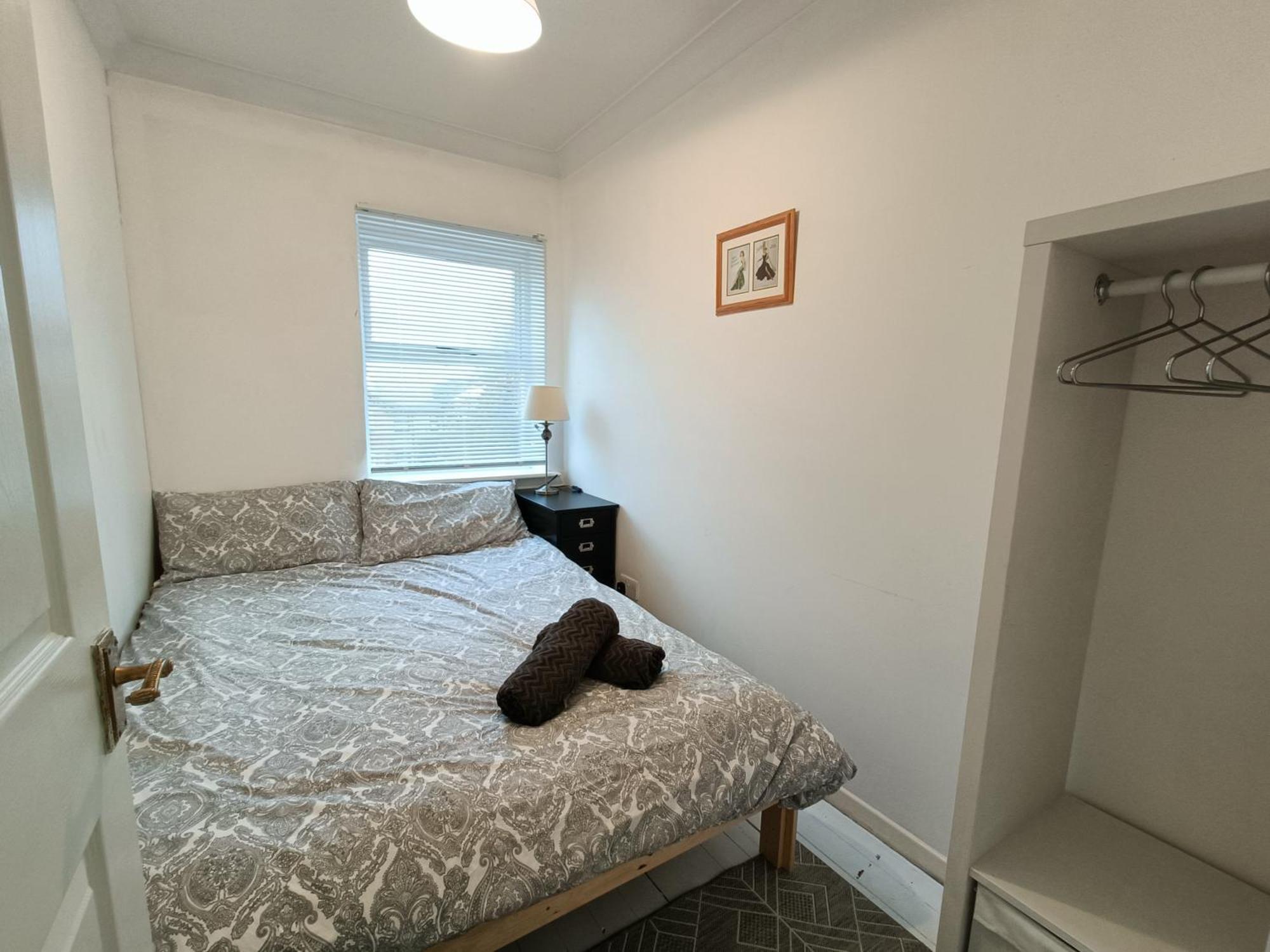 2 Bed Functional House Close To Manor Park Train Station London Ngoại thất bức ảnh
